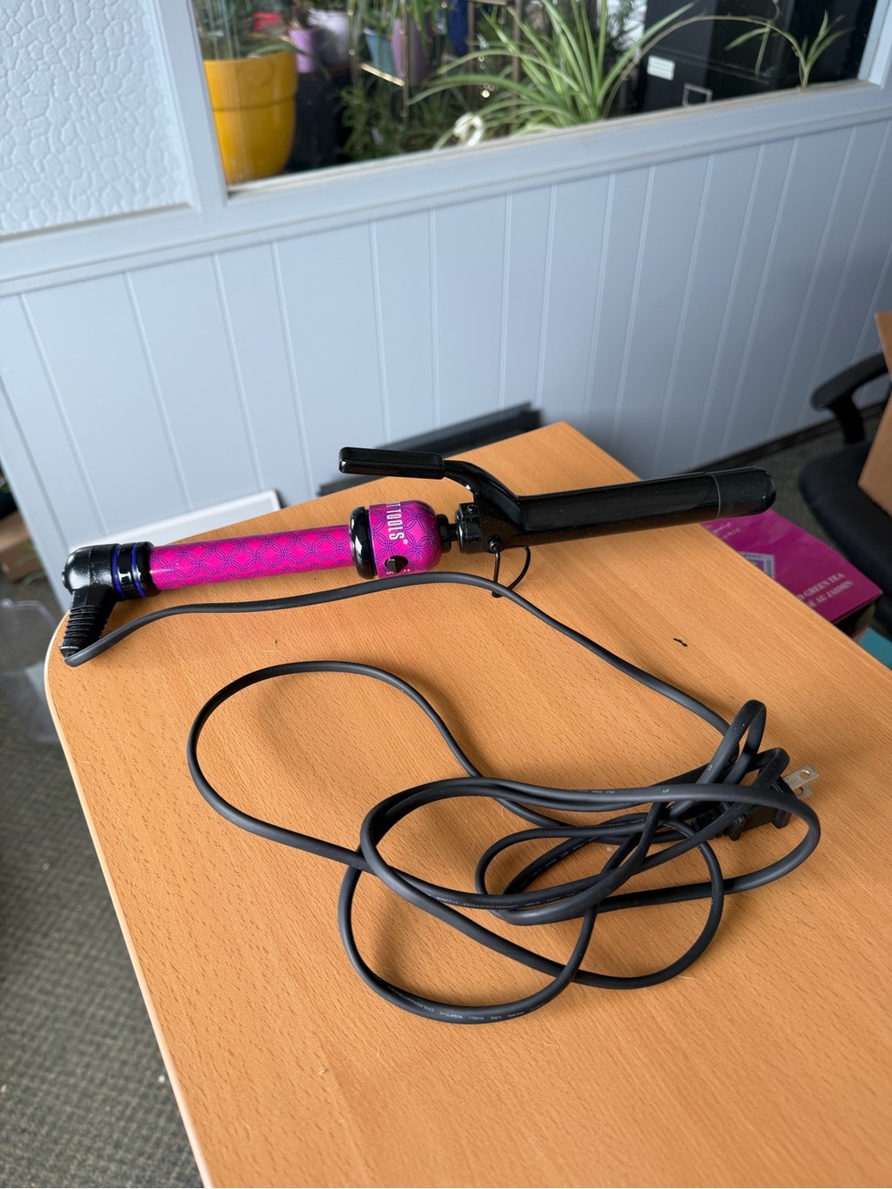 Hot Tools Curling Iron